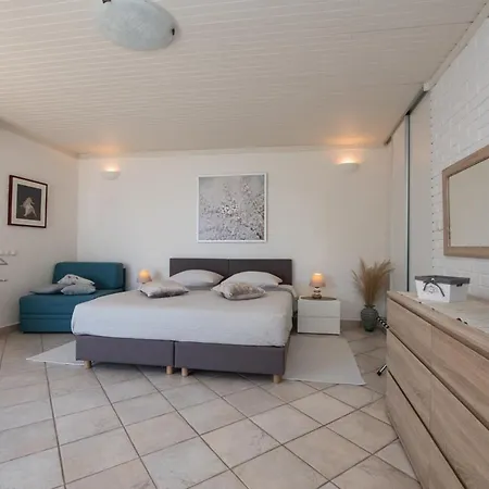 Villa Tomic Apartment Mia Near The Sea Apartment