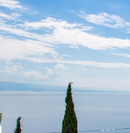 Apartment Villa Tomic Apartment Mia Near The Sea *