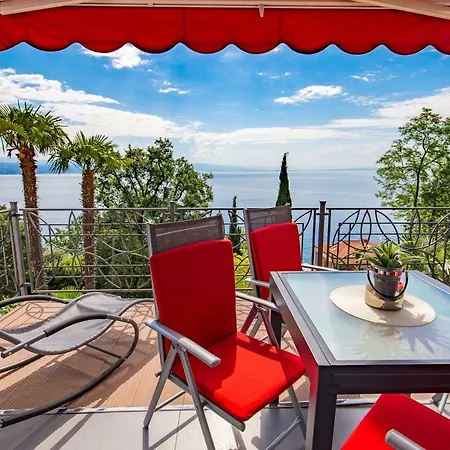 Villa Tomic Apartment Mia Near The Sea