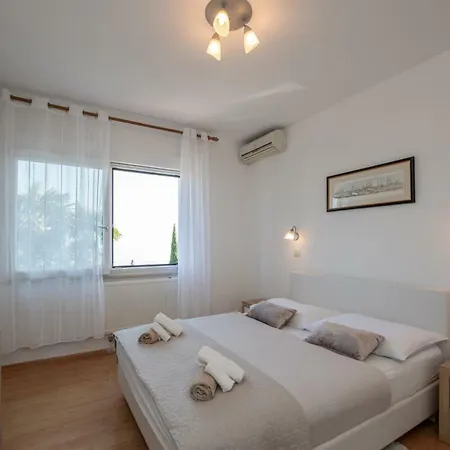 Lejlighed Tomic Mia Near The Sea