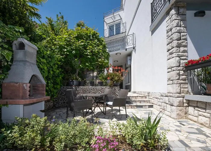 Tomic Mia Near The Sea Apartmán