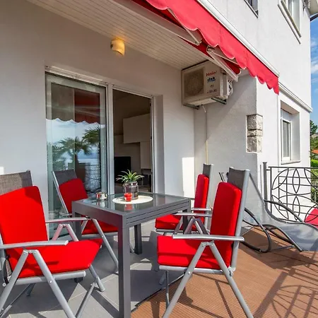 Villa Tomic Apartment Mia Near The Sea