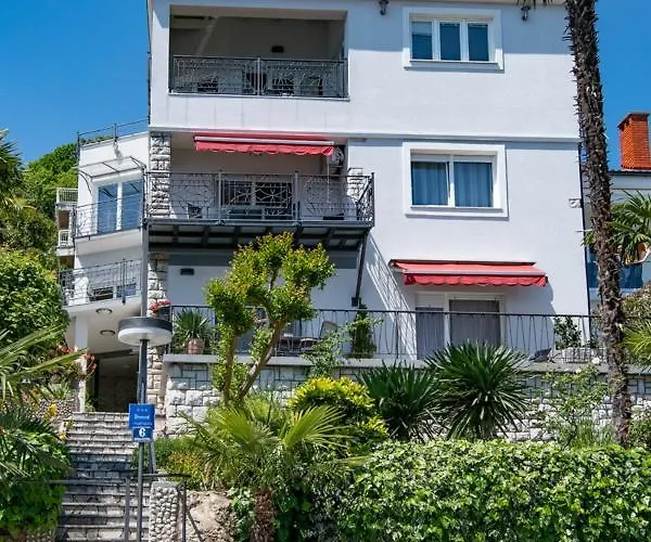 Villa Tomic Apartment Mia Near The Sea Apartment *