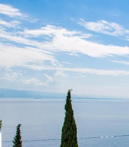 Apartment Villa Tomic Apartment Mia Near The Sea *