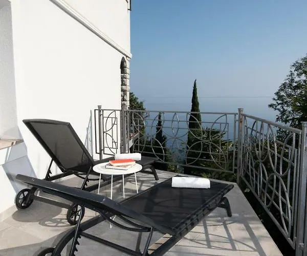 Villa Tomic Apartment Mia Near The Sea Apartment *